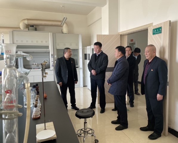酒泉市政府黨組成員、副市長(zhǎng)哈里別克來敦煌種業(yè)調(diào)研指導(dǎo)工作
